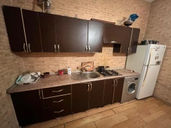 İcarə köhnə tikili 4 otaqlı 190 m², Azadlıq prospekti m.-14 İcarə köhnə tikili 4 otaqlı 190 m², Azadlıq prospekti m.-14