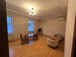 İcarə köhnə tikili 4 otaqlı 190 m², Azadlıq prospekti m.-7 İcarə köhnə tikili 4 otaqlı 190 m², Azadlıq prospekti m.-7