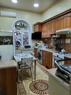 Satılır ev/villa 4 otaqlı 140 m², Azadlıq prospekti m.-9