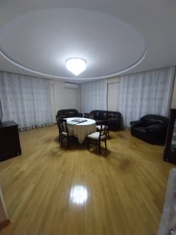 Satılır yeni tikili 3 otaqlı 145 m², İnşaatçılar m.-5