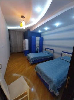 Satılır yeni tikili 3 otaqlı 145 m², İnşaatçılar m.-2
