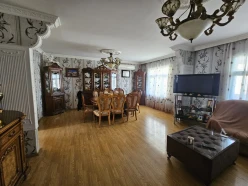 Satılır köhnə tikili 5 otaqlı 125 m²,  İnşaatçılar m.-9