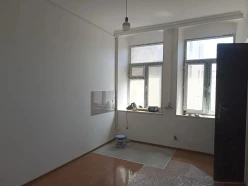 Satılır köhnə tikili 2 otaqlı 60 m²,  Azadlıq prospekti m.