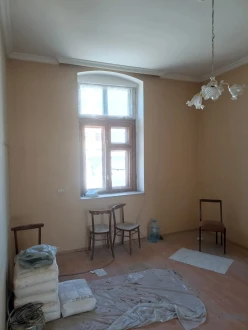 Satılır köhnə tikili 2 otaqlı 60 m²,  Azadlıq prospekti m.-5