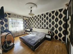 Satılır köhnə tikili 5 otaqlı 125 m²,  İnşaatçılar m.-2