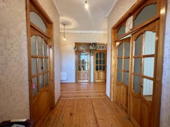 Satılır ev/villa 5 otaqlı 250 m², Binəqədi-12 Satılır ev/villa 5 otaqlı 250 m², Binəqədi-12